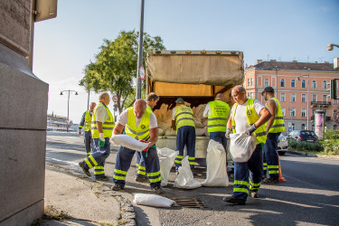 Budapesten ma tetőzött a Duna hír képe